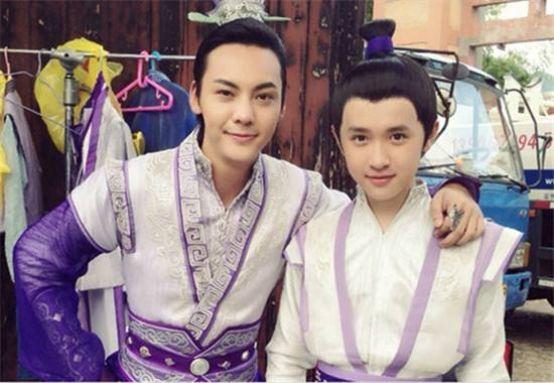 杨幂瞬间化身小迷妹，奋斗吧少年中出演宠弟狂魔