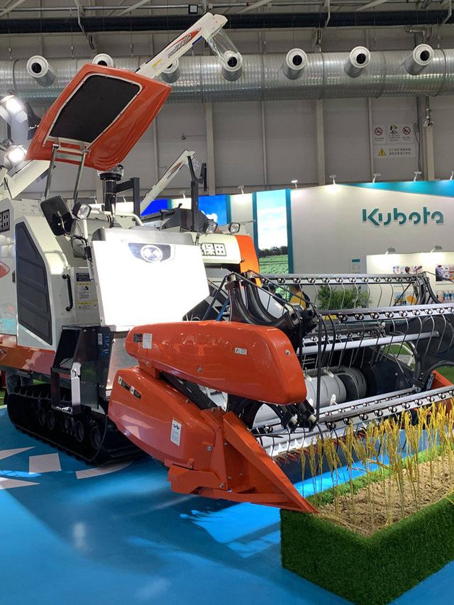 多功能大型履带收割机最新款，久保田全新EX108Q-S履带收割机