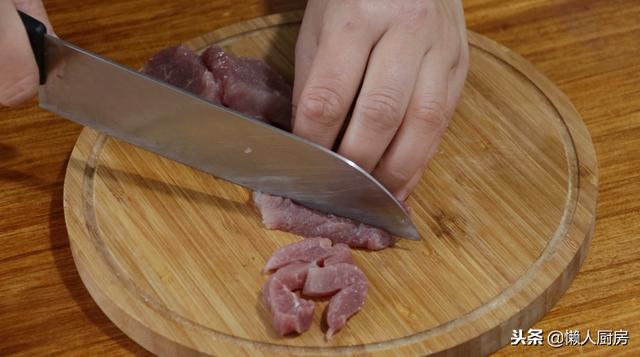 糖醋里脊肉的家常做法，家庭糖醋里脊肉的家常做法（大厨分享糖醋里脊的做法）