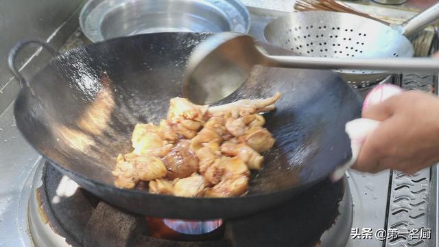 正宗大盘鸡的做法要最简单的方法，大厨教你做家常大盘鸡