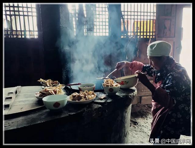 唐崖土家油茶汤，好客的土家人，敬你一碗油茶汤