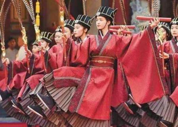 杜甫最有人情味的诗，杜甫讽刺权贵的一首诗