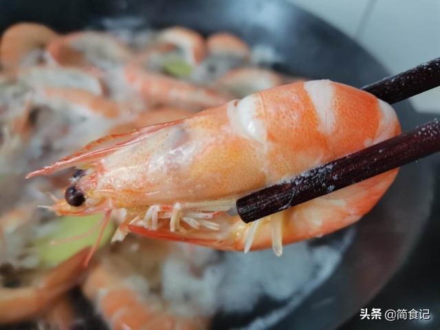 冻虾如何煮才能煮的软，老渔民：学会3个技巧