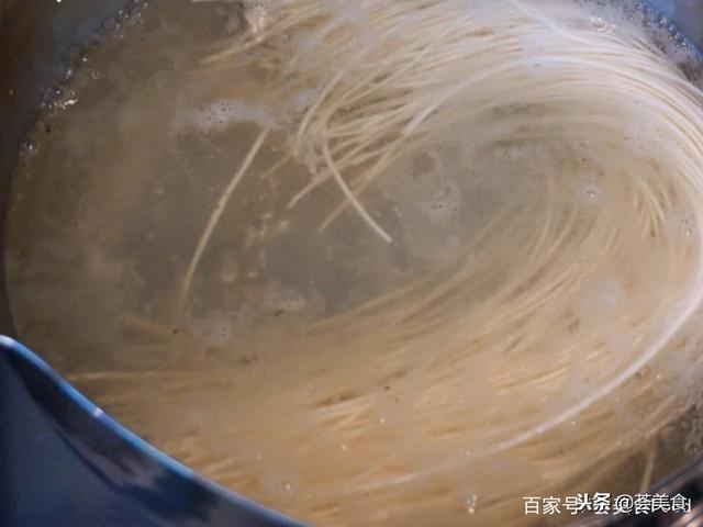 简单营养的清汤面，10分钟就搞定真好吃
