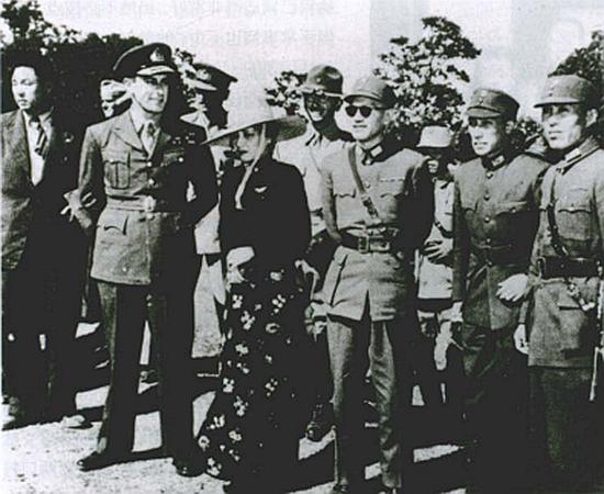 50年郑洞国去中南海赴宴，50年郑洞国去中南海赴宴