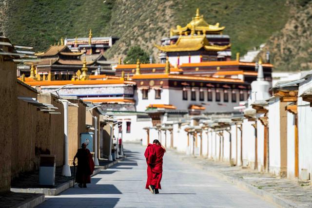 藏区十大佛寺，神奇西北100景拉卜楞寺
