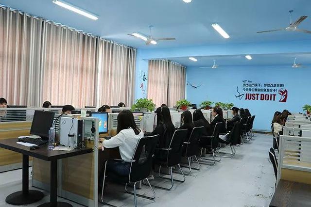 江苏省徐州技师学院官网信息门户，江苏省徐州技师学院信息工程学院