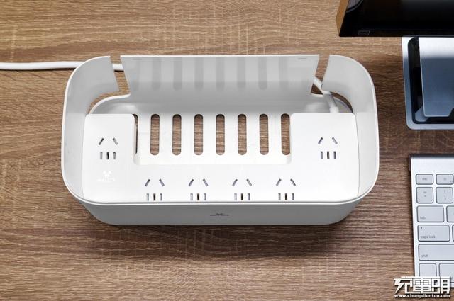 桌面抽屉式收纳盒竖着，桌面整齐不再凌乱