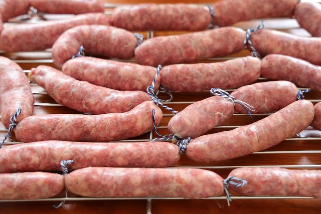 肉肠怎么做好吃，在家做脆皮肉肠的做法（孩子吃了身体壮）