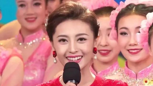 今日说法主持人，今年新主持人（2023央视春晚主持人阵容公布）