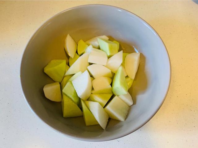 青萝卜的家常做法简单，青萝卜这样做最好吃