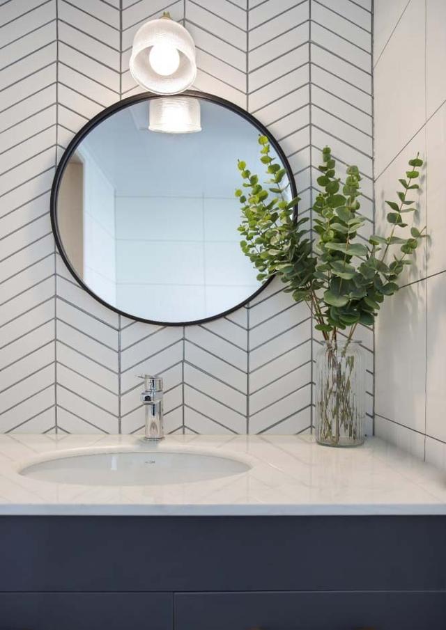 卫生间墙砖地砖，哪类瓷砖适合卫生间（卫生间地面铺哪种瓷砖）