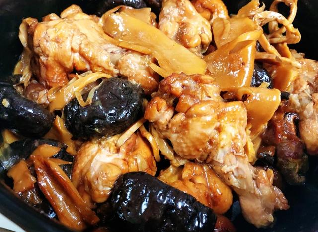 老笋干炒腊肉正宗做法，埋藏在儿时记忆里的那道笋干炒肉