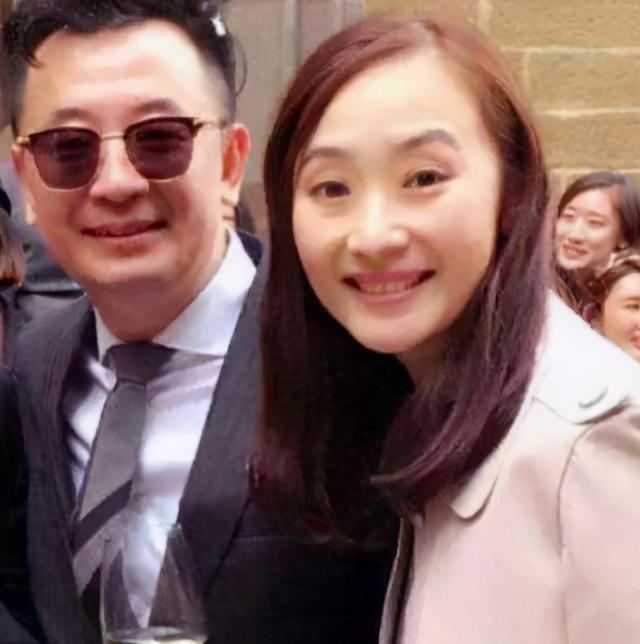 曲栅栅和黄海波，曲栅栅与黄海波近照（《狂飙》后程程曲栅栅首次哽咽提及丈夫黄海波）