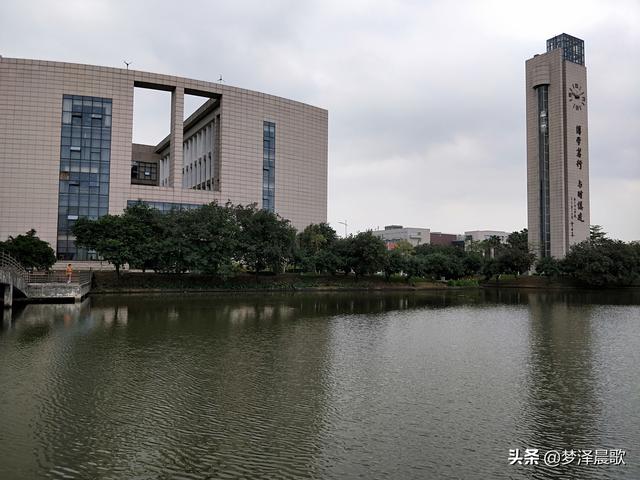 美丽大方的校园，郑州市创新实验学校金桂街校区开展“最美教室”活动