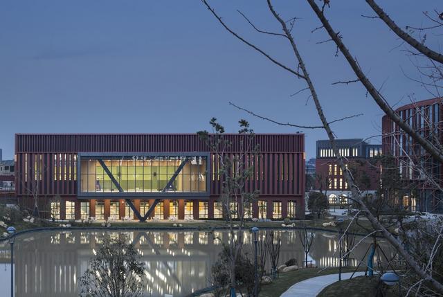 南京方山外国语分校，南京外国语学校方山校区