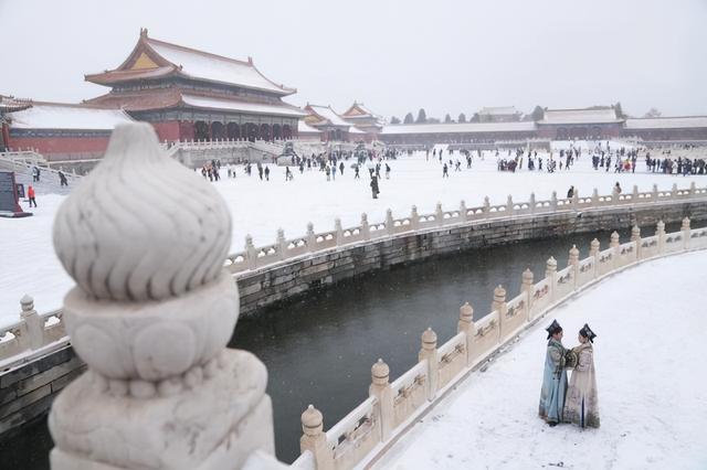 故宫初雪一夜梦回紫禁城，故宫初雪吸引了无数人