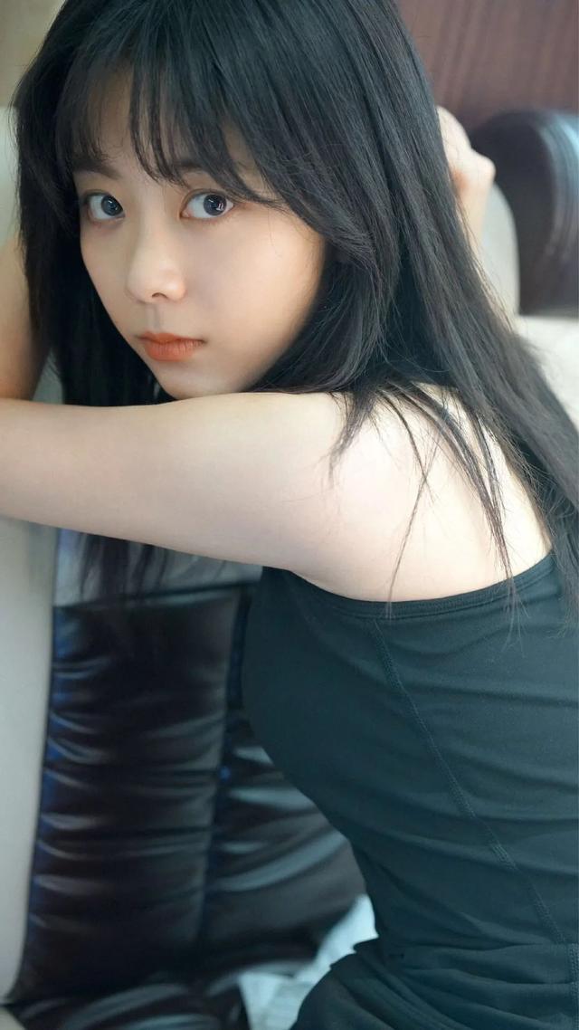 金鹰女神谭松韵现状，谭松韵现身金鹰节