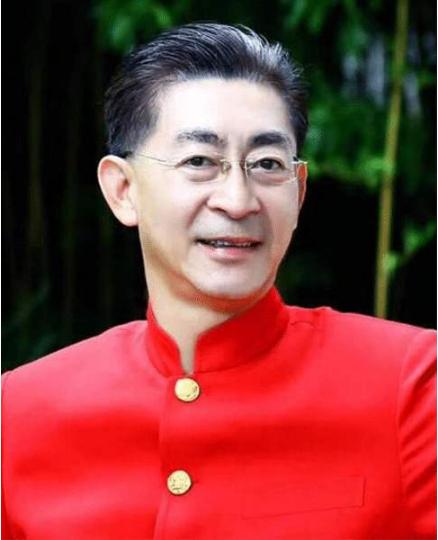 六小龄童双身份证，他拥有两张身份证而且完全合法