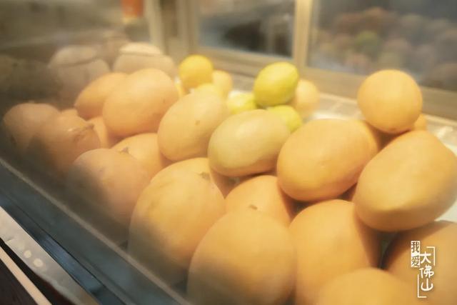 探店1口半个水果，糯米藕探店（贵阳探店\u0026满口水果精华的Ye小野果汁）