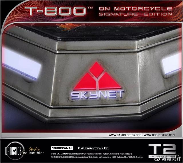 哈雷突破者同款摩托，4终结者雕像还带摩托