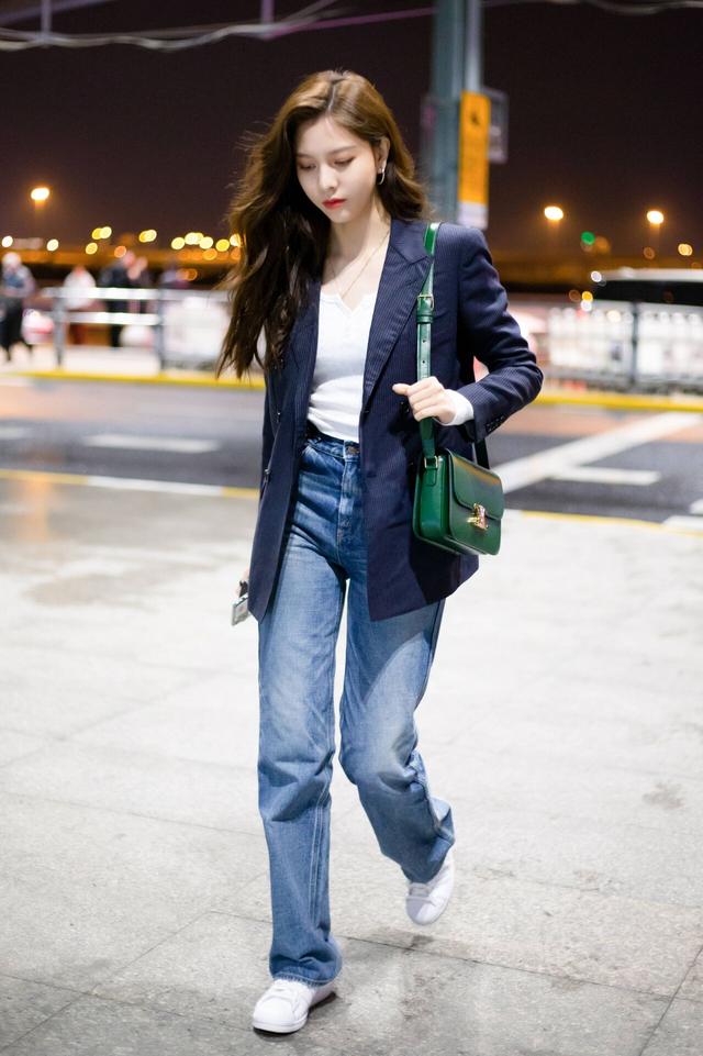 喇叭裤又成时尚界宠儿，喇叭裤怎么穿高级感