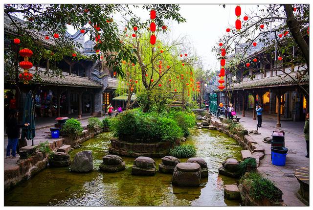 黄龙溪古镇的特色，黄龙溪古镇距今1700多年历史