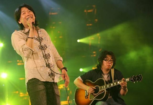 老狼同桌的你第二季，一场伤心事促使他结婚