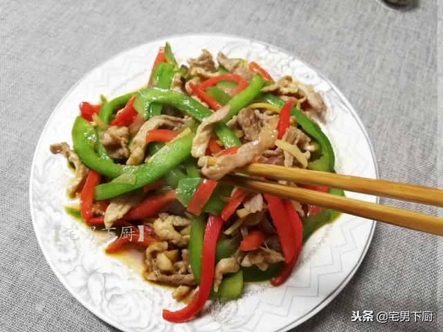 甜椒肉丝的正宗做法，在家做甜椒肉丝为什么没有饭店里的好吃