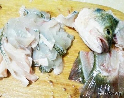 水煮鱼怎么切片，水煮鱼怎么做鱼片才嫩（教您\