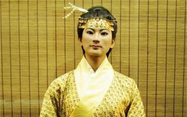 马王堆辛追与墓主人的关系，马王堆曾出土辛追夫人