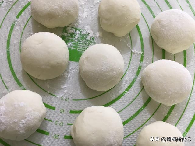 三角糖包的包法窍门，包出来的三角糖包好看又好吃还不漏馅