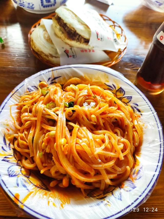 哪家凉皮好吃有名气，哪家凉皮最好吃