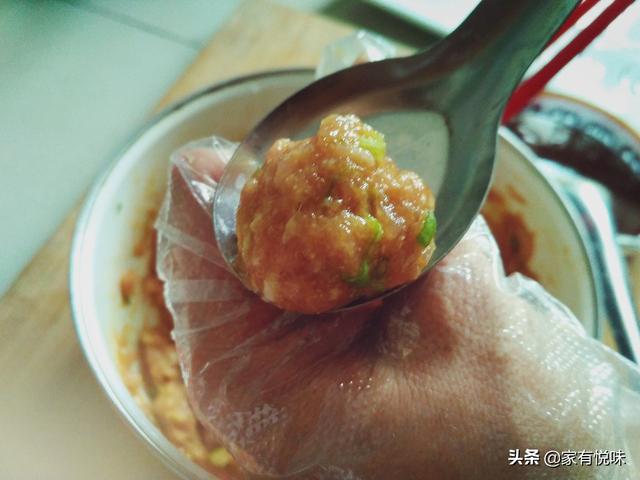 肉丸子怎么做又滑又嫩，肉丸子如何做的又嫩又滑（这才是肉丸子正确做法）