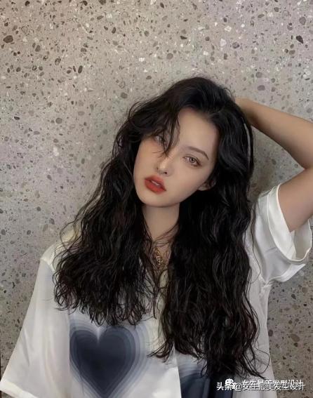 优雅女性发型图，不要选大背头、大妈卷