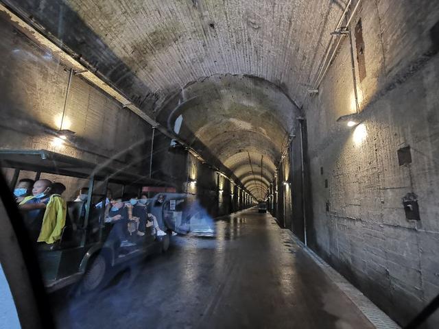 老重庆记忆故事，6万人用18年的青春