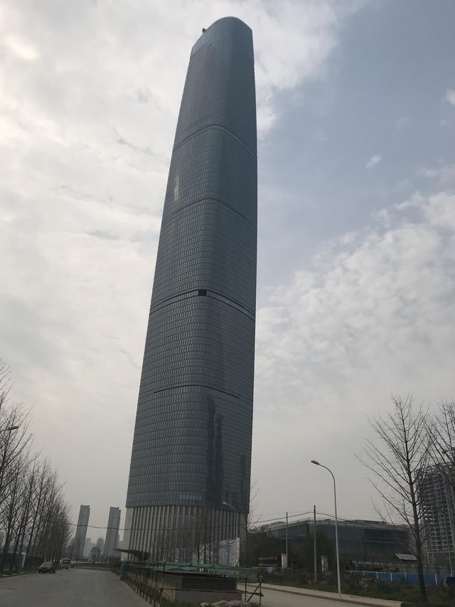 武汉建成的第一高楼，武汉第一高楼的变迁