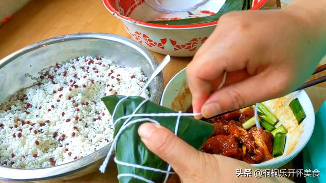 最简单的粽子怎么包的教程，2种包粽子最简单方法