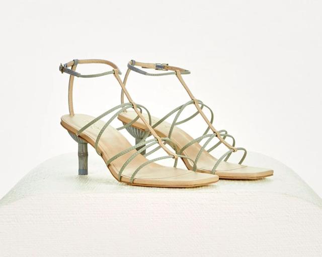 细跟的高跟鞋穿搭，今年的时髦高跟鞋都在这儿了