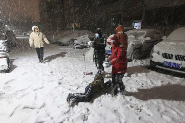河南出现打雷下雪，桃花雪、雷打雪……河南多地发布暴雪红色预警