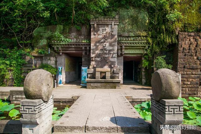 神龙山巴人石头城，广安石头城简介（四川有座谜一样的千年古堡）