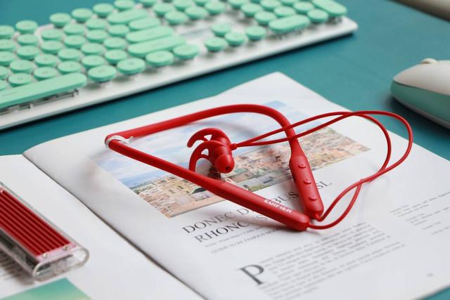 蓝牙耳机推荐漫步者w200，颈挂式运动耳机拒绝智商税