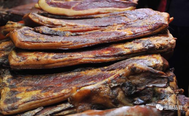 正宗腊肉是怎么熏制的，年前学会熏制腊肉的方法