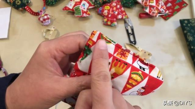 新年礼物怎么做手工，如何手工自制新年礼物