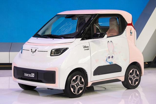 五菱最新款即将上市轿车，配下沉式魔术空间