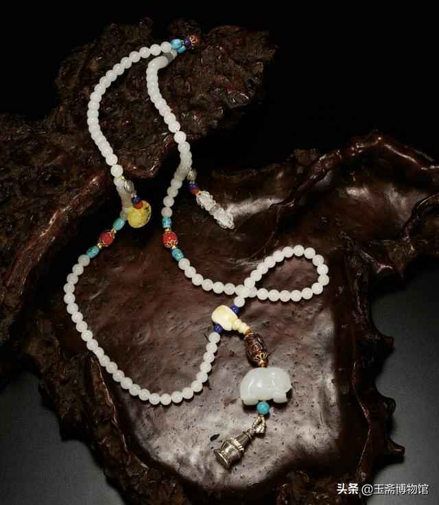 珍贵的绿色佛珠拍卖记录，没想到一串佛珠竟然卖到100万