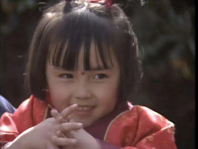 红楼梦香菱真名是什么，甄英菊还是甄英莲