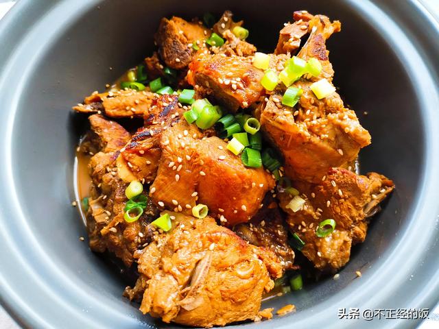 排骨米饭的做法，排骨米饭怎么焖好吃（6步搞定排骨焖饭）