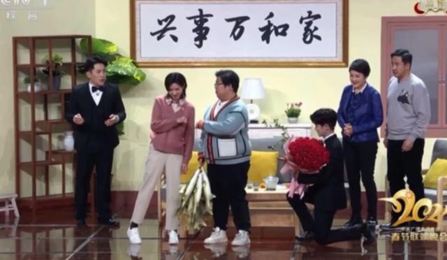 贾玲和岳云鹏的原名，贾玲胖成表情包