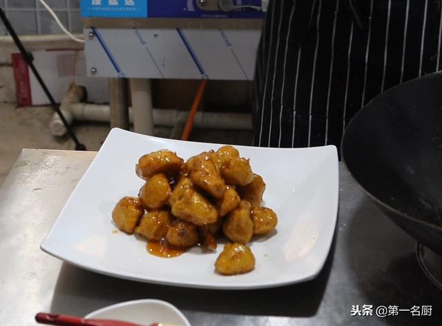 拔丝香蕉怎么做，家常拔丝香蕉做法教程（大厨详细讲解熬汤拔丝技巧）
